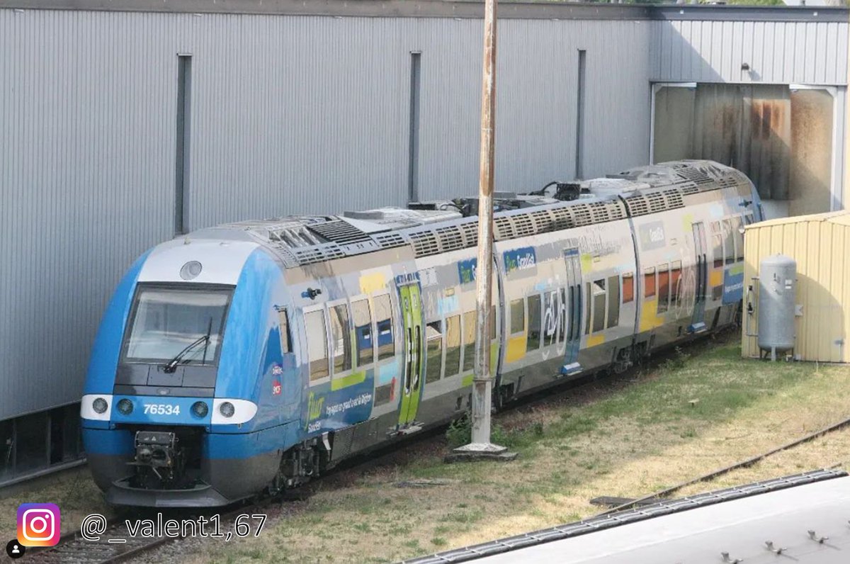roge_jules's tweet photo. @CFLinfos @fluograndest @lio_train_sncf @BB27000 La rame AGC #FluoGrandEst X76534.
@fluograndest https://t.co/npKfpbHDb1