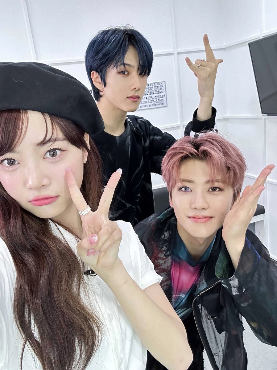 eunchae_diary's tweet photo. #은채의스타일기
은채와 햄앤햄즈의 cu'T'e 인터뷰🤟🏻💚
오늘 저녁 7시 최.초.공.개‼️

@le_sserafim
@NCTsmtown_DREAM 

#HONGEUNCHAE #홍은채
#NCTDREAM #재민 #지성 #ISTJ

COMING SOON⬇️
https://t.co/HHQrkSaf7p https://t.co/GghunytaCM