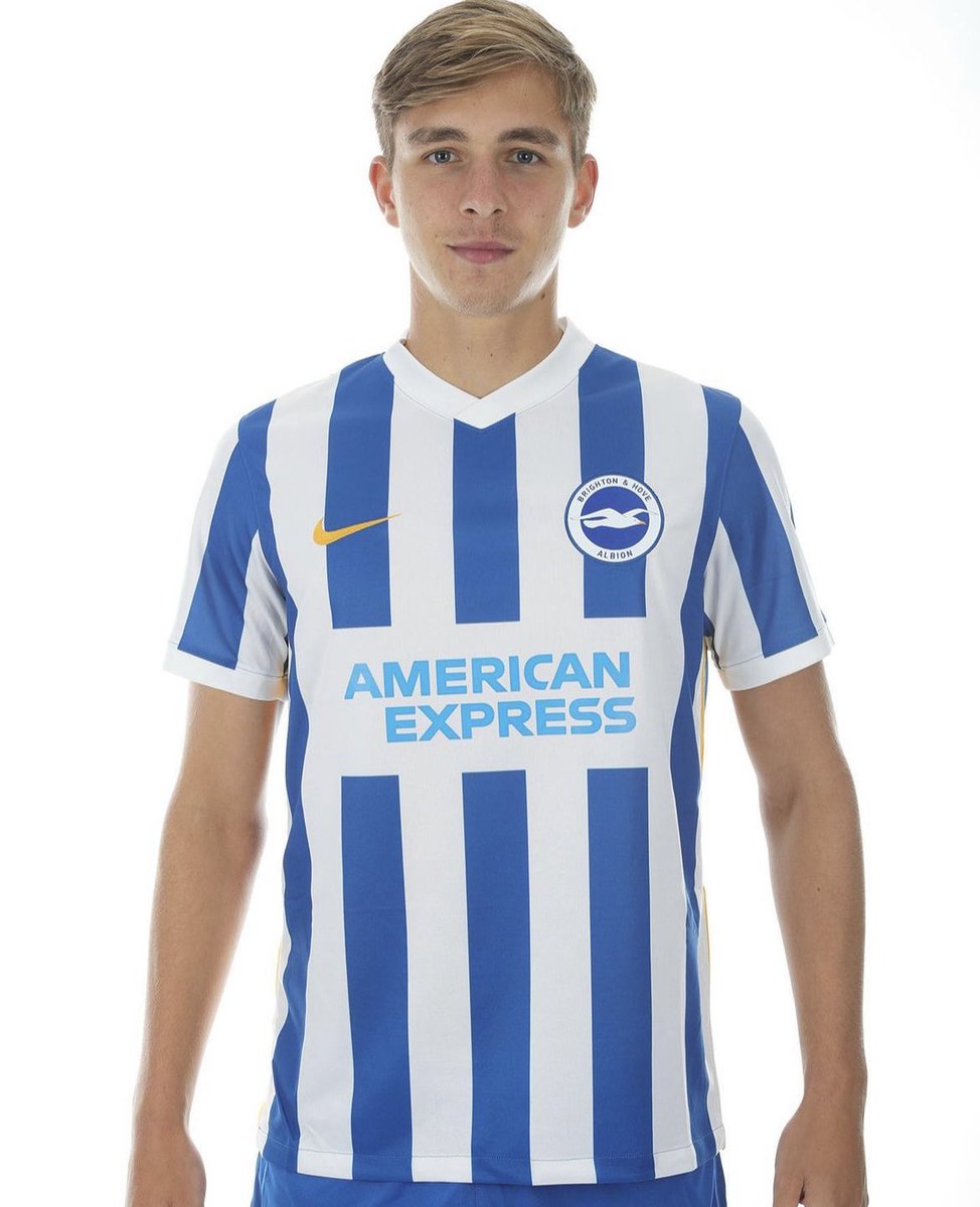 lnstantFoot's tweet photo. 🚨💣 Lars Dendoncker, joueur de Brighton, prend sa retraite à l'âge de 22 ans seulement… à cause d'une maladie cardiaque. 💔🇧🇪

Le joueur s’est exprimé sur Instagram : 

« Salut tout le monde. 

Par où commencer … ? Enfant, je n'avais qu'un seul rêve. Devenir footballeur professionnel. Mais ma carrière professionnelle et mon rêve prendront fin très tôt.

𝗘𝗻 𝗿𝗮𝗶𝘀𝗼𝗻 𝗱𝗲 𝗺𝗼𝗻 𝗽𝗿𝗼𝗯𝗹𝗲̀𝗺𝗲 𝗰𝗮𝗿𝗱𝗶𝗮𝗾𝘂𝗲, 𝗷'𝗮𝗶 𝗱𝗲́𝗰𝗶𝗱𝗲́ 𝗱'𝗮𝗿𝗿𝗲̂𝘁𝗲𝗿 𝗱𝗲 𝗷𝗼𝘂𝗲𝗿 𝗮̀ 𝗰𝗮𝘂𝘀𝗲 𝗱𝗲 𝗺𝗮 𝗽𝗿𝗼𝗽𝗿𝗲 𝘀𝗮𝗻𝘁𝗲́. Ce fut et ce sera la décision la plus difficile de ma vie. Mais il n'y a pas de retour en arrière et je dois regarder vers l’avant.

Ça prendra du temps à traiter. J'ai beaucoup appris au fil des ans et j'ai dû beaucoup sacrifier.Donc ça fait vraiment mal.

11 ans à l'académie du Club Bruges où je me suis fait beaucoup d'amis. 2 belles années avec Brighton et un déménagement en prêt à St. Johnstone où j'ai fait mes débuts professionnels.

Je tiens à remercier tous les joueurs et le staff avec qui j'ai travaillé. ❤️ »

Grosse force à lui dans son combat contre la maladie ! 👊🏻❤️‍🩹