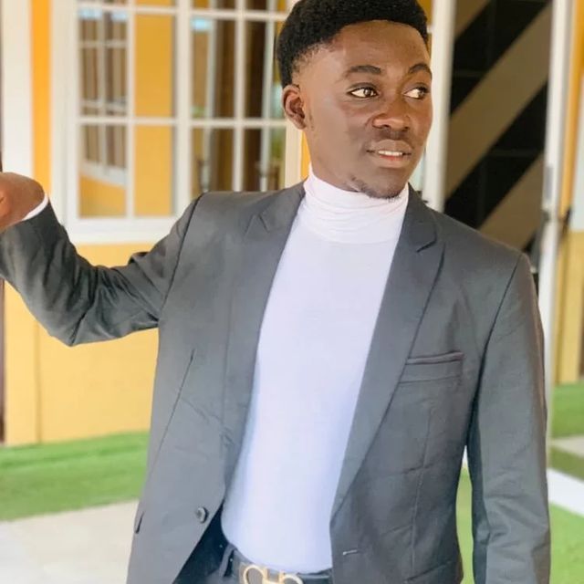 kidi__rexon's tweet photo. A moment of silence for my baby 🥰🤪😜🎐✨
#kidi__rexon #like #follow #instagram #love #instagood #كتب #fashion #photography #beautiful #style #photooftheday #girl #art #cute #picoftheday https://t.co/Nw2P8RQJMl