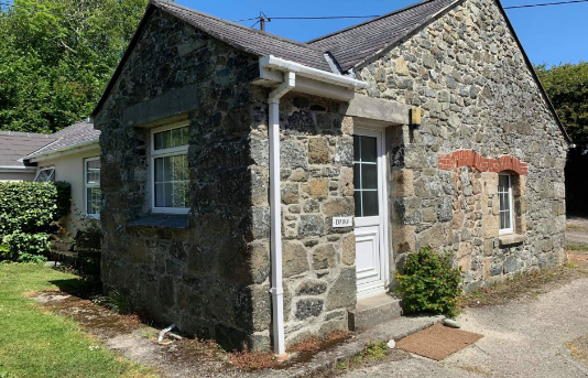 TheHolidayCots's tweet photo. Trenance Farm Cottages: Superbly situated to explore the magnificent Lizard Peninsula, an Area of Outstanding Natural Beauty.
ποΈ Sleeps 1-6
https://t.co/lDvC1nmnSq
#TrenanceFarmCottages #LizardPeninsula #ExploreCornwall #CoastalPathAdventures #FamilyGetaway #RelaxAndUnwind https://t.co/XKvXJLv5OW