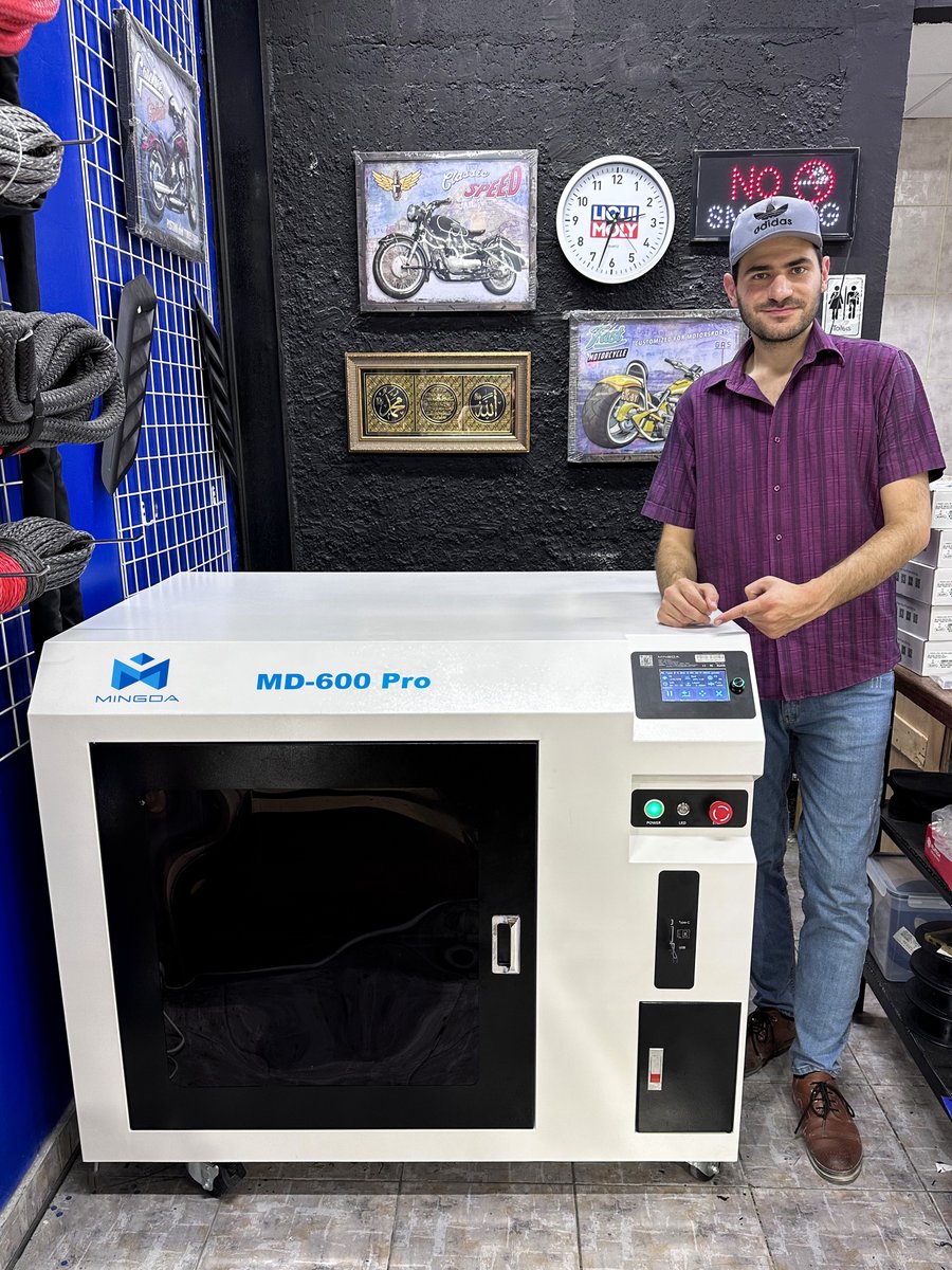 Mingda2014's tweet photo. A favorable review from our Kuwaiti end-user to share with you.🥳🥳

He got the MD-600 Pro 3d printer from us and received professional services from our team.
For this shopping experience feel very good, very satisfied with our products and services! 😎 https://t.co/gBsmuYern8