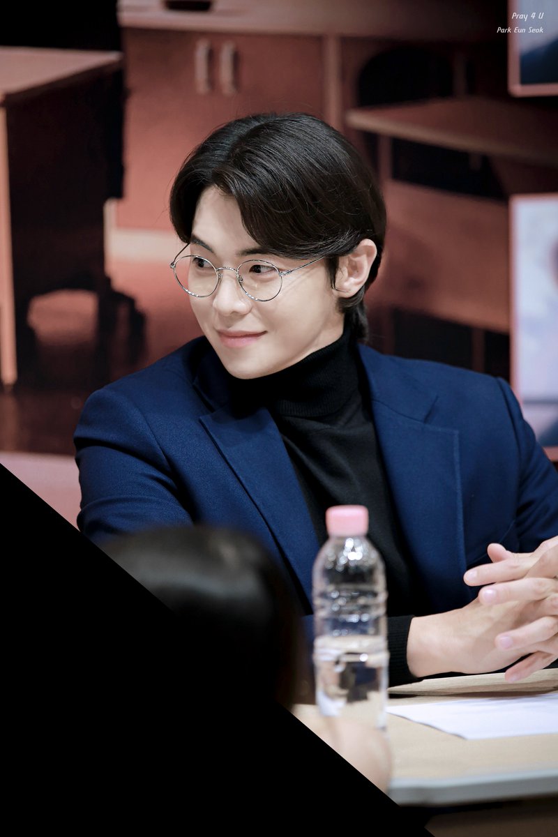 I_Pray4U's tweet photo. 230726 #히스토리보이즈 사인회

어윈 役 #박은석 #Parkeunseok https://t.co/HMj5EVUVOk