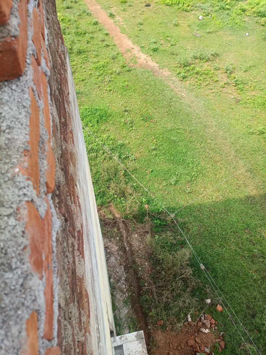 naughtyboy00001's tweet photo. Dear @mpeastdiscom people beside my house are stealing electricity with nude wire which is a very high risk for the people living around. I request you to please take proper action before any hazard occurs. Pictures are attached.
@PradhumanGwl @shivraj https://t.co/3S4yKbf2uG