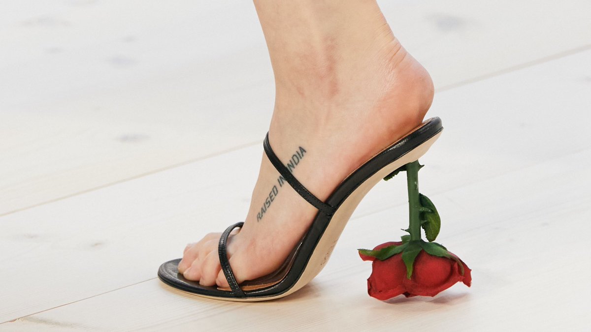 thesoftestaura's tweet image. loewe ss22 heels