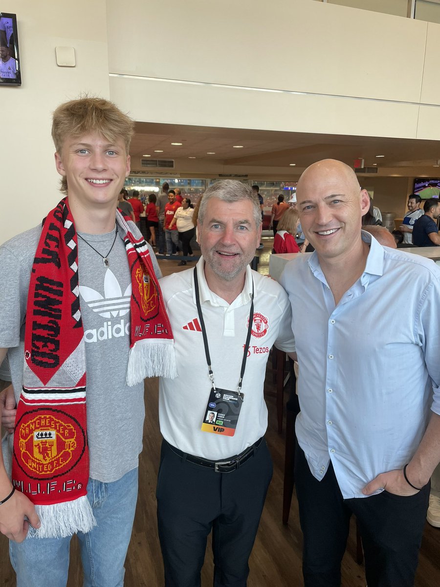 Matt___Jordan's tweet photo. Man. United vs. Real Madrid

H-Town &amp; NRG Stadium know how to put on an event. 

Couldn’t ask for better company. Dang, I look short next to @Myles___Jordan! https://t.co/NYhWDcemMW