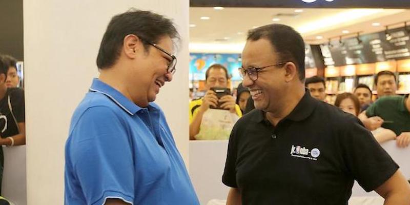 ✍️
Gegara Benci Anies Nyapres,
Jokowi Intimidasi Para Menteri...

by Faizal Assegaf (kritikus)

Teater politik kotor makin merusak citra Istana. Satu demi satu korban berjatuhan di lingkaran kekuasaan Jokowi. Para pembantu presiden terkesan diperbudak agenda politik terselubung.