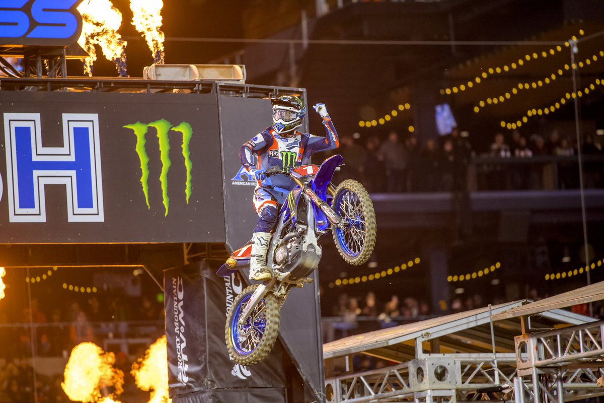 Yamaha Racing tweet media