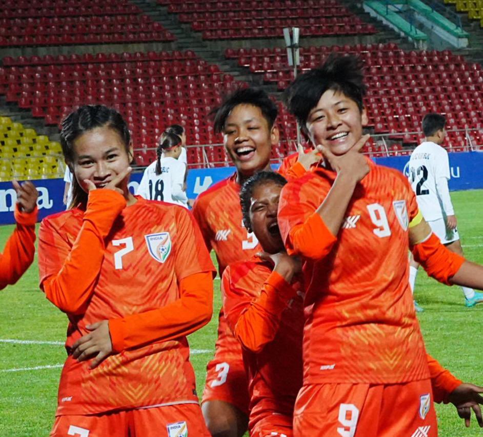 kalyanchaubey's tweet photo. Our #IndianFootball and @IndianFootball be like…… https://t.co/GQKoCgWkjY