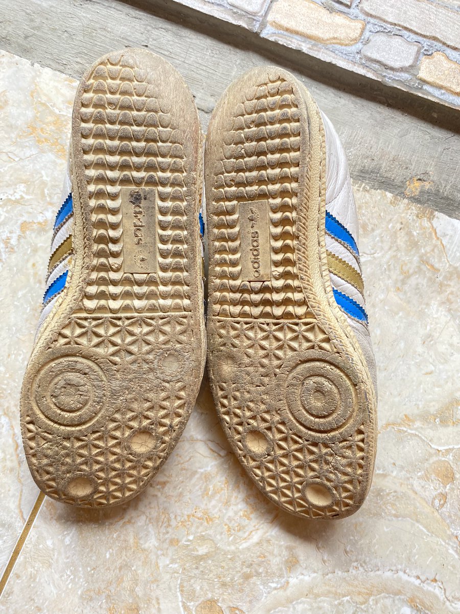 fajriAS666's tweet photo. jual sepatu dulu deh
Adidas Samba 
Size 44 
Kondisi sudah pernah di press atau reglue dan jahit
idr 200K azzaaa
dijual karena butuh aja si
#bekasi https://t.co/MckaTEMiYs
