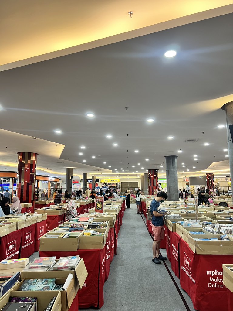brgsjks's tweet photo. Gila gila betul MPH betul sales warehouse ni sampai 90% off diskaun.

Ulat ulat buku, jom menyelam!

Lokasi: Megoplex https://t.co/nhFxnwajmF