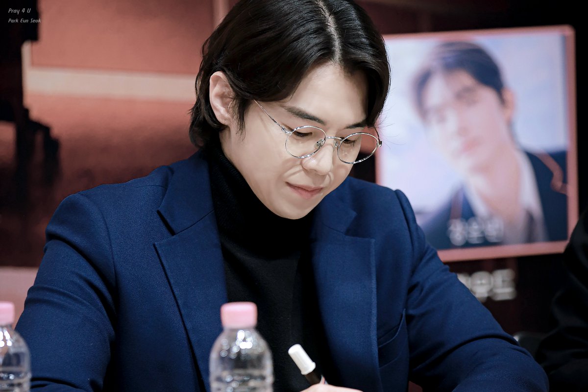 I_Pray4U's tweet photo. 230726 #히스토리보이즈 사인회

어윈 役 #박은석 #Parkeunseok https://t.co/sUYebhK04M