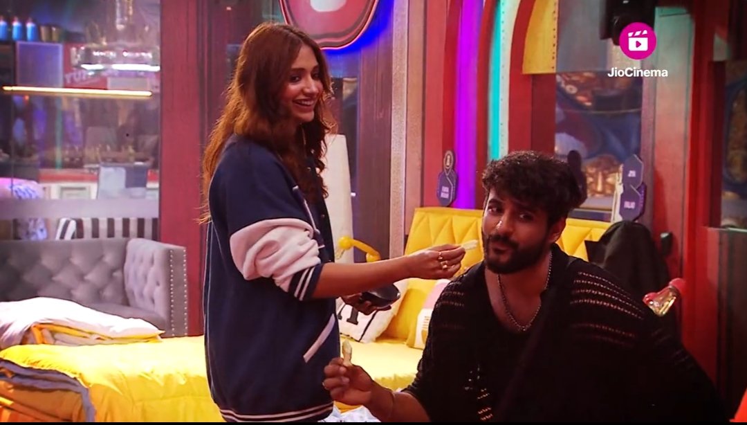 _hana_1116's tweet photo. Who Is Your Favourite ??

❤️ Abhiya                🔁 Abhisha 

#Abhisha #Abhiya  #ManishaRani #SalmanKhan #ElvishYadav #Elvishraosahab #FukraInsaan #ShameOnJiya #JiyaShankar #AbhisekMalhan  #BiggBossOTT  #BiggBosOTT2
#ElvishYadav𓃵  #salm https://t.co/i6QIv6P5Uo