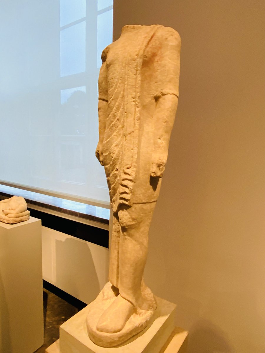 AroValjus's tweet image. Unfortunately it's often impossible to walk around a statue! &amp;amp; this happens to me also in "modern, new" displays of sculpture... This is #AltesMuseum #Berlin @kulturSPK , kouros from Myus