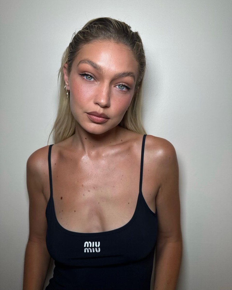 RT @GigiHadidInfos: Gigi Hadid via Mimi Cuttrell Instagram post. https://t.co/WmPUkRmZ8R