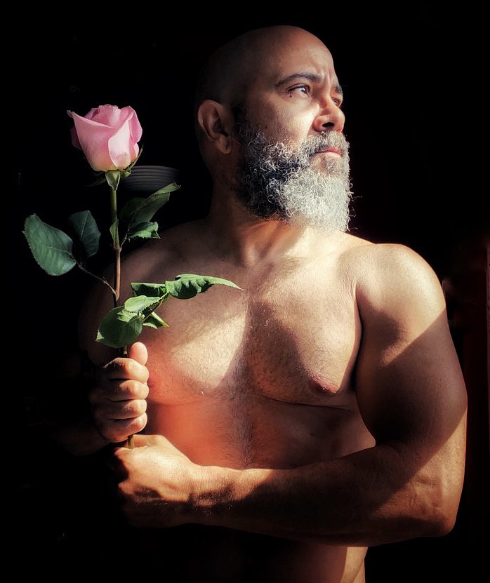From a reference set I made and last year for Museum (Sktchy). 
The title is
My first Rose, My first love. A love story.

Or you can just say it’s just “a grown ass man taking shirtless selfies”. As someone on IG said a few days ago. 😆
Either way, Enjoy the beauty. 😌