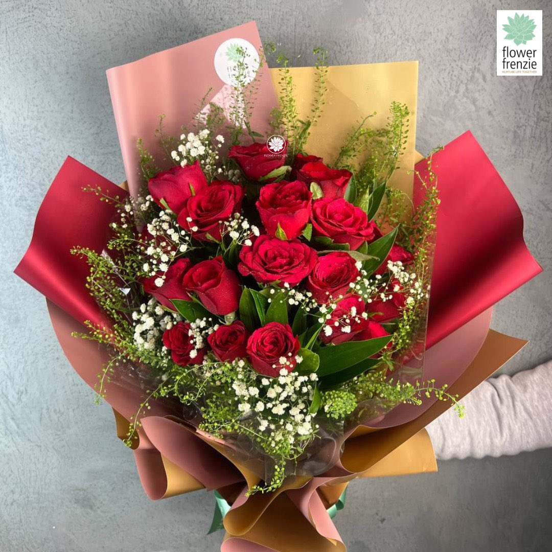 Nak mengambil hati pasangan anda? Bunga ros merah menawan ni pasti dapat memikat hati si dia!😍🌹

Tekan link @ bio untuk order. 

#flowerfrenzie #flowers #florist #floristkl #floweroftheday #freshflowers #klflorist #klflowerdelivery #roses #rosesbouquet #bouquet #bouquetkl #rose