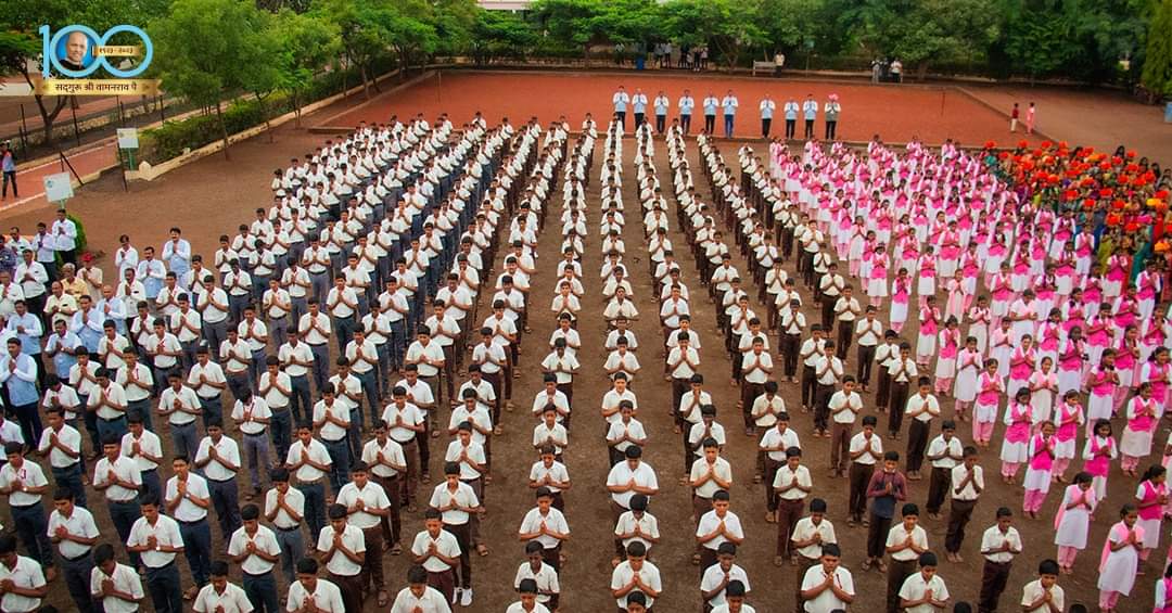 Shri <a href="/PralhadPai/">Pralhad Wamanrao Pai</a> paid a goodwill visit to several schools under the Ahilyabai Holkar Education Society (Sangli) where he provided valuable guidance to the students. Here are some glimpses of the memorable interaction! 
#jeevanvidya #pralhadpai #InspiringMinds #Sangli