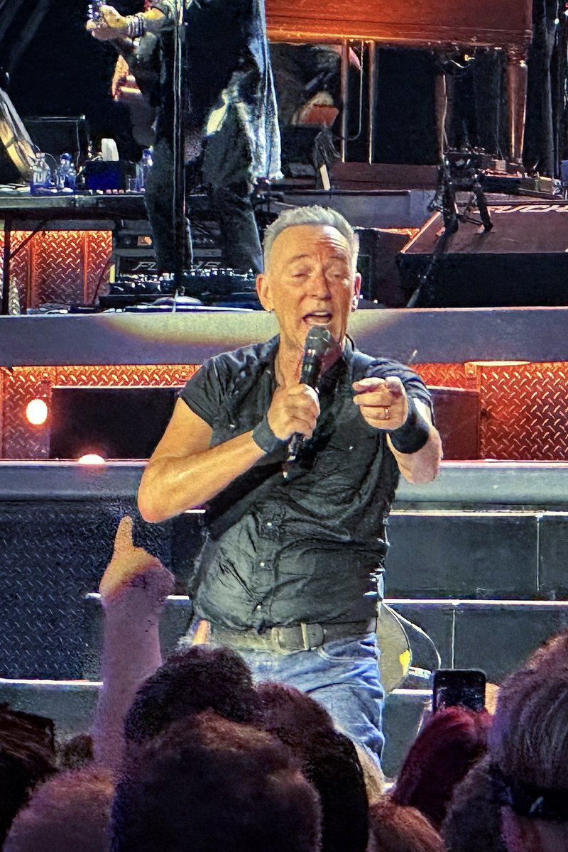 CkandAndersen's tweet photo. @springsteen Yes, I was there again Boss🎸 https://t.co/NZiXaHjHTF