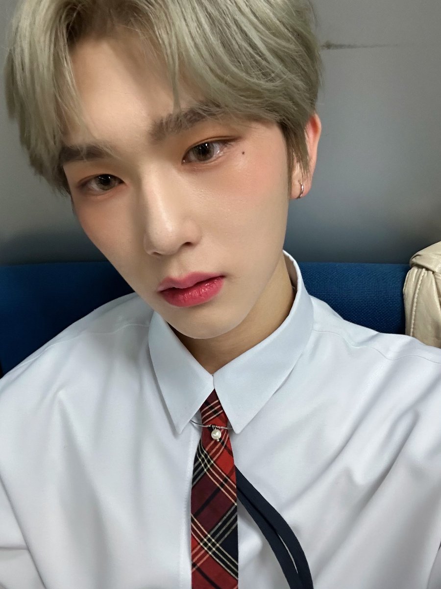 nataroha_'s tweet photo. happy zenith day 💚

#ZenithSelcaDay #ZSD #EPEX #이펙스 #ZENITH_2nd_ANNIVERSARY #EPEX #이펙스 #BAEKSEUNG #백승 @by_EPEX @the_EPEX https://t.co/32zgUQnkaR