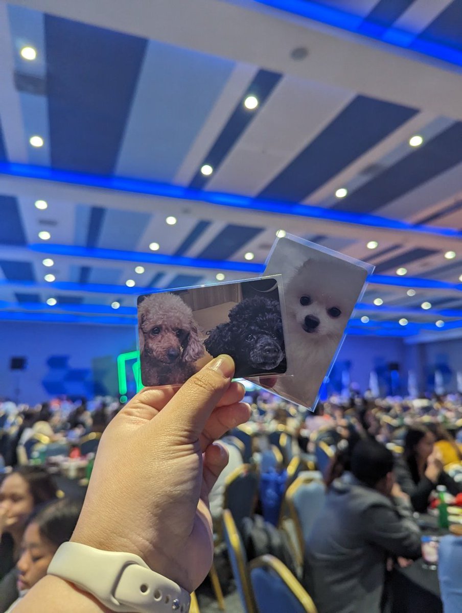 mattchingu's tweet photo. Day 2
#37PCC
Featuring kamay ni @itsrei4skz
Kasi di ako marunong mag-picture. https://t.co/RAUsjhVjng