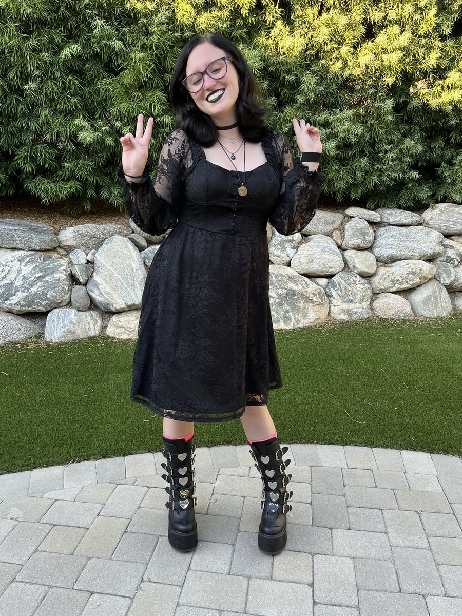 nea_darling's tweet photo. Anyways this Barbie is ✨🦇goth🦇✨ https://t.co/rKfhkP0Wqr