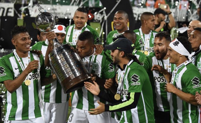 ElChiruza's tweet photo. Un día como hoy la mitad de un país estaba de fiesta y la otra rabiando o chillando en grandes cantidades, el equipo que se había paseado el FPC conseguía su segunda Libertadores y confirmaba ser el más grande de Colombia, sin ningún tipo de discusión. 
Feliz 27 de julio. https://t.co/rHunoeD5rB