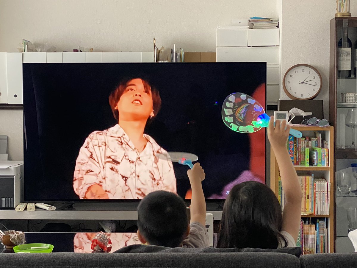 angi_1118's tweet photo. 👧🏻👦🏻と一緒に見てテンション爆上がり❤️テレビの音量80までアゲたwww https://t.co/TmXhJUhKGQ