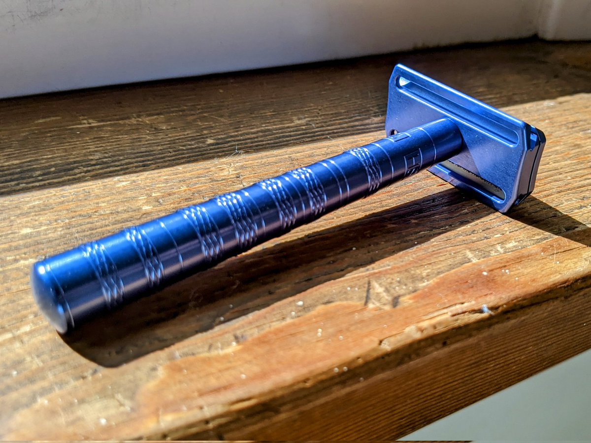 shaeffersea's tweet photo. My @HensonShaving razor just showed up today. Took some beauty shots https://t.co/CrFyi04fvV