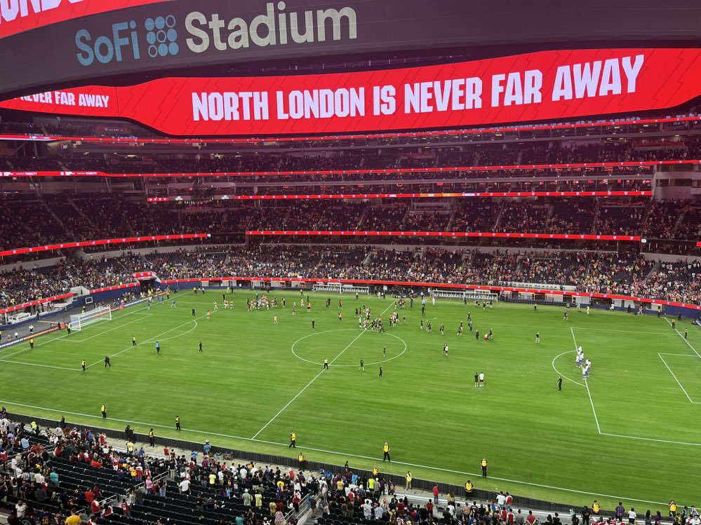 Gunnersc0m's tweet photo. North London is never far away 🔴⚪️ https://t.co/Ebj5sruGtn