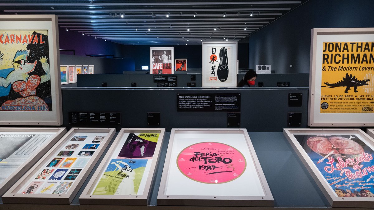 Les 5⃣ exposicions permanents del #MuseudelDisseny ens mostren les col·leccions de:

🧃 #dissenydeproducte
✏️ #dissenygràfic
🌺 #modernisme
⚜️ #artsdecoratives
🎽 #moda 
No te les perdis!

🔗 tuit.cat/Eqrmz