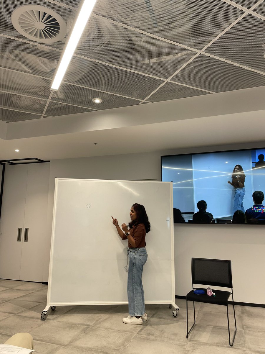 Soumi_Chatter's tweet photo. Very very proud of my wonderful friend and colleague @ChinnuJerard who emerged as the stunning Winner of the 'Draw your Science' competition organised by @telethonkids ! Explaining complex research projects in 90 seconds is hard but Chinnu aced it! Science Communication skill ✅ https://t.co/1pENjjvJ1C