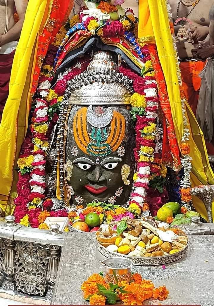 🙏🌹जय श्री महाकाल 🌹🙏
श्री महाकालेश्वर ज्योतिर्लिंग उज्जैन के आज के भस्मआरती  श्रंगार  दर्शन
🔱27 जुलाई 2023 गुरुवार 🔱