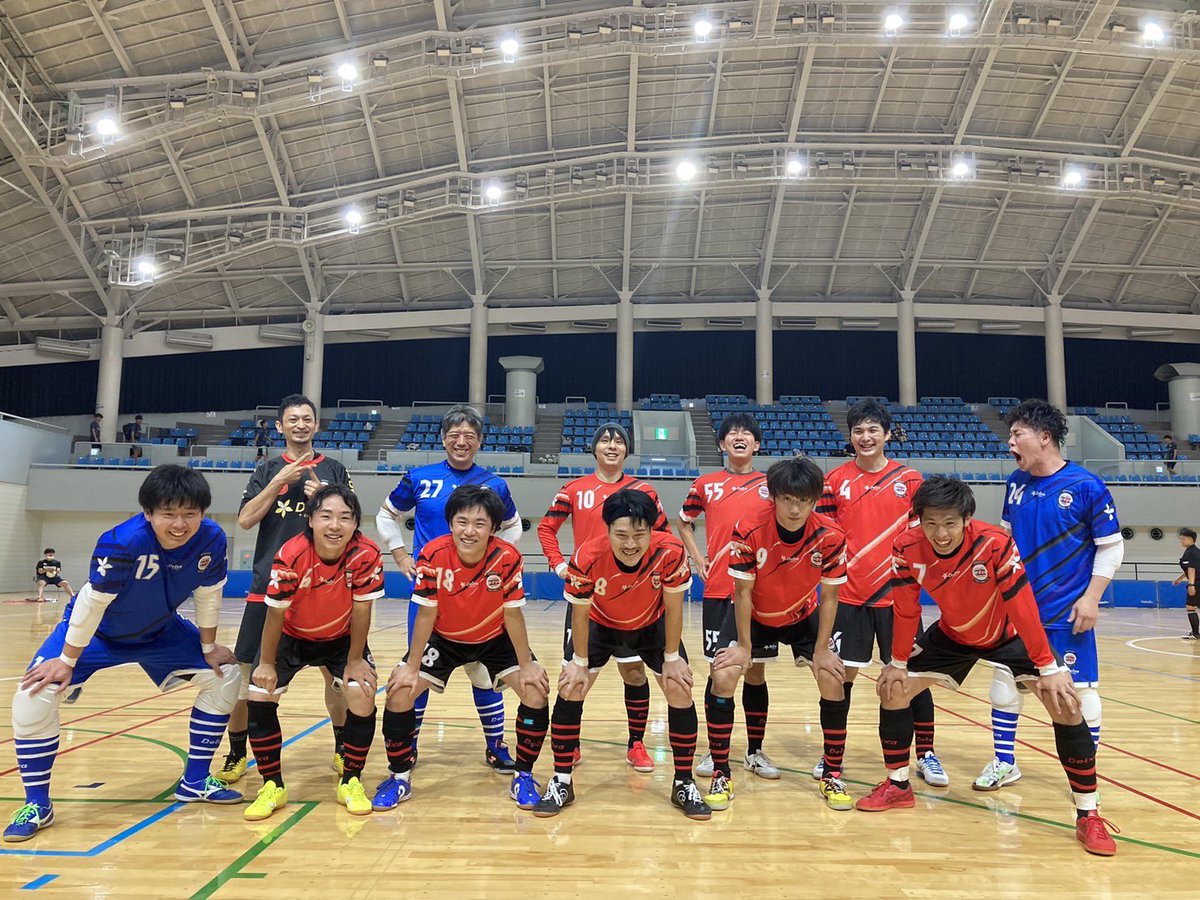 shotaro_n4's tweet photo. アキレス腱断裂してから気づいたら1年経ちました！
復帰後は思い通りに体が動いてくれなかったりで気持ちが落ちがちな日々もありますが、フットサルができる日々に感謝して楽しむ意識を持ちながらこれからも頑張っていきます！

#アキレス腱断裂
#フットサル https://t.co/L3d0yHuYVt