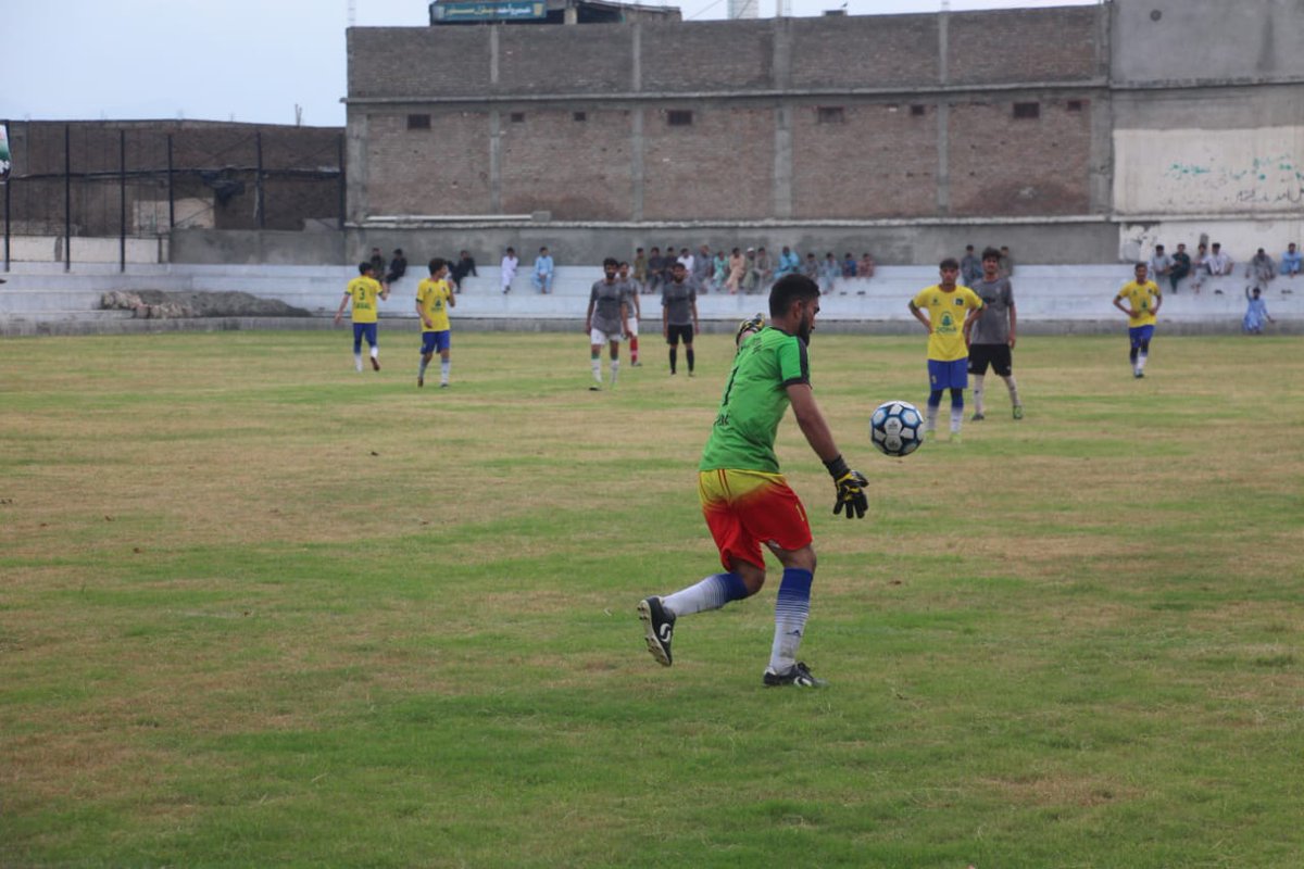Zawarpashtun's tweet photo. Pak Army & Frontier Corps North empowering Swat Youth! Azadi Cup Football Tournament is continue in Matta with participation of 32 teams from 6 tehsils. Exciting to see locals cheering for the restoration of sports! #AzadiCup https://t.co/1ew5JrU6aZ