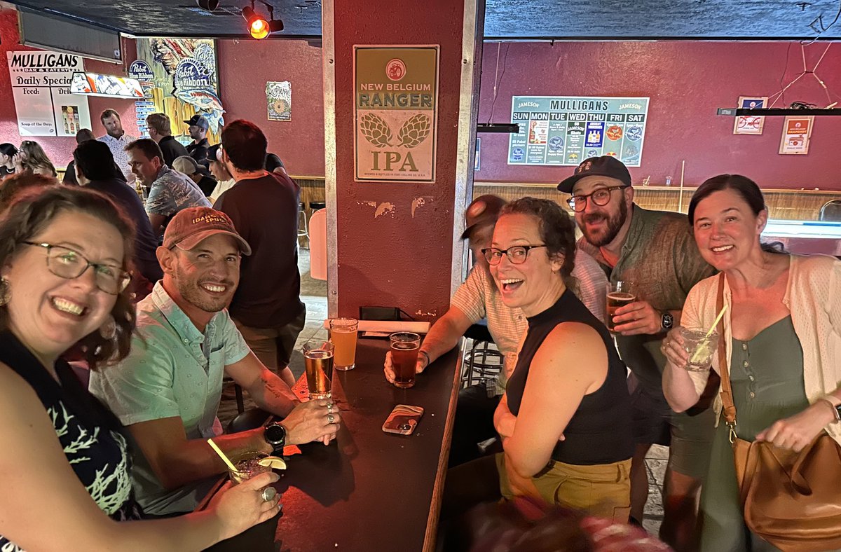 MartineBotany's tweet photo. #Botany2023 still going at Mulligans. #upallnightwednesday est. 2010. https://t.co/idfXV8ymXu