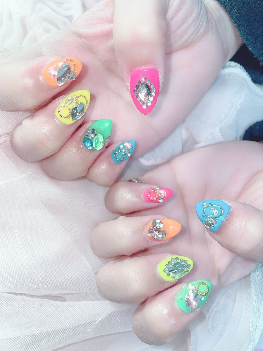 mamo_twintail's tweet photo. 私の爪に夏がやってきました💅☀️ https://t.co/kuH02p6uFj