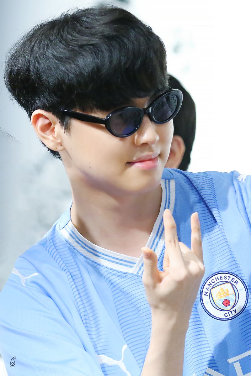 Avocado_LOL's tweet photo. 230726  GEN vs LSB  

😎😎😎😎😎😎😎😎😎😎

#GENG #젠지 #Chovy #쵸비 #정지훈 #Peanut #피넛 #한왕호 https://t.co/16knPXsQw8