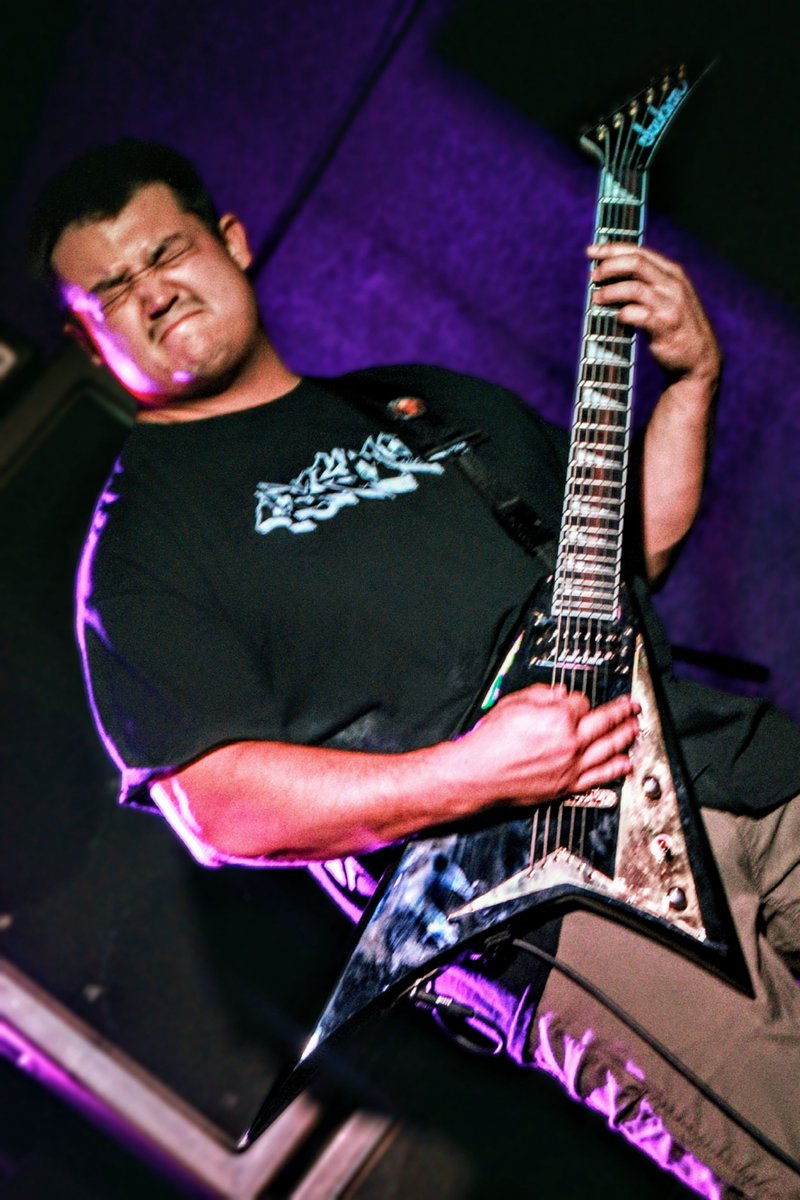 SHÜTTERFØXXi tweet media