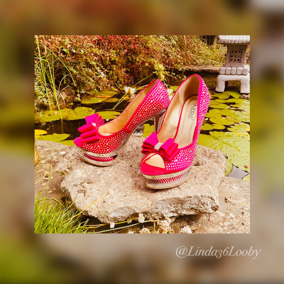 Linda36Looby's tweet photo. Iโve always loved these perfect pink platform peeptoes (is that alliteration?) from LYDC, so with the world gone mad on the Barbie movie, I had an ideal opportunity to get them out in the open for you x๐๐ ๐ ๐๐
#barbie #highheels #pink #LYDC #platform #sparkly #outdoor https://t.co/MEbnNguyXV