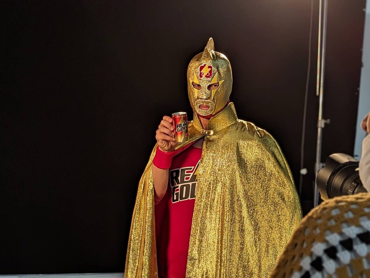 kinnikun0917's tweet photo. リアルゴールドのキャンペーンでキン肉マンとコラボさせて頂きました。

小さい頃から見ていたキン肉マンとの共演は最高に嬉しかったです。

キャンペーンの詳細はこちらからどうぞ。
https://t.co/tzzxSsYc2V

パワー
なかやまきんに君 https://t.co/ZFz6m2Smby