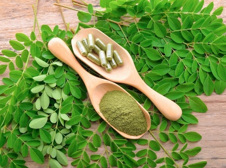 Moringa oleifera is a superfood that's been used for medicinal purposes for centuries.

The leaves and powder have many benefits.

-Balances hormones
-Improves diabetes, digestion, skin
-Fights cancer
-Helps arthritis
- Antiviral and fungal

A great food or addition to smoothies.