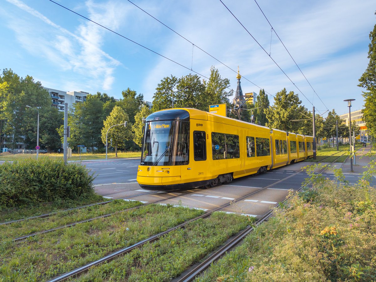 marcoullner's tweet photo. 2911 als Linie 3 jetzt auch mal gesehen.
#NGTDXDD #Lieblingsbahn #DVB #ÖPNV #Straßenbahn #Tram https://t.co/nybdN7zVmc