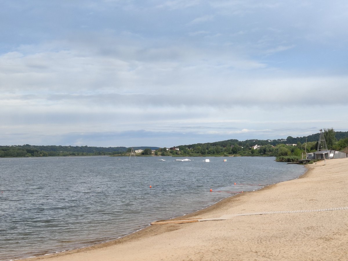 MillingtonSally's tweet photo. Morning 5km run. 
By the beachy lake and through the forests. Nice little loop following some haphazard trails on a first run in Lithuania. Happy Thursday! 😀🏃‍♀️🇱🇹 #Kaunas #Running #RunATWorld #TeamNorth https://t.co/dBVxLL0ESD