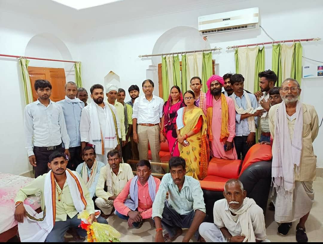 LSNP4Bihar's tweet photo. इंडिया एक ऐसा शब्द है जो ज़ुबान पर आ ही जाता है । ये मेरा इंडिया ,चक दे इंडिया,टीम इंडिया , मेक इन इंडिया , डिजिटल इंडिया और अब राजनैतिक संगठन यूपीए भी गया और इंडिया आया । हर कोई बोलता आया है कि इंडिया जीतेगा चाहे वे सता पक्ष का ही क्यों न हो ।
#lsnp #loktantriksamajiknyayparty https://t.co/dc0Njd5vet