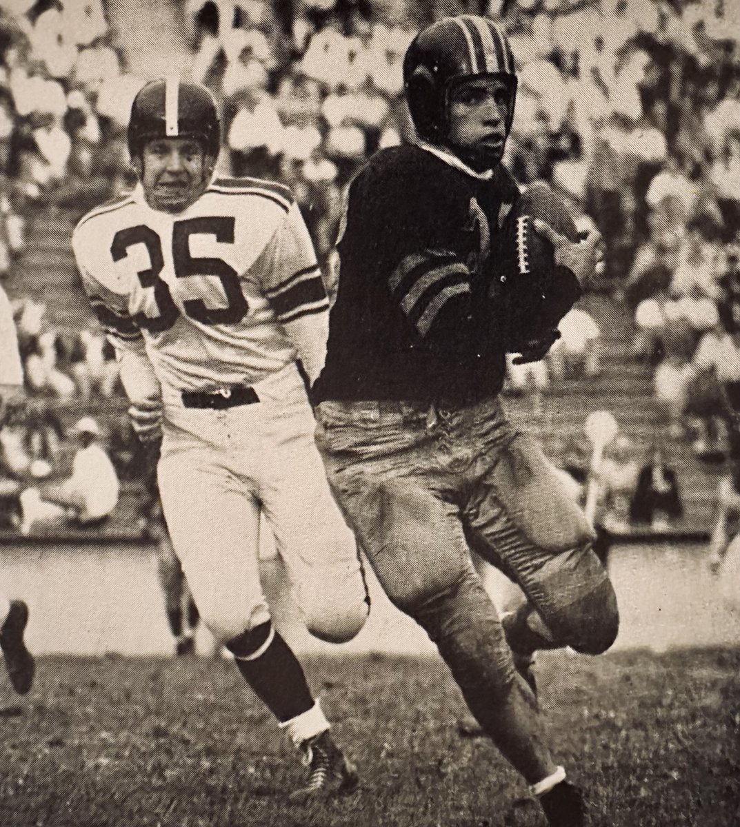 A tremendous athlete, Hal Norris played guard for two years before moving to halfback for the 1954 season. Hal was drafted by the Washington Redskins as a defensive back in the 16th round of the 1955 NFL Draft.

#38 days until Cal football. https://t.co/kdcGYdZnww