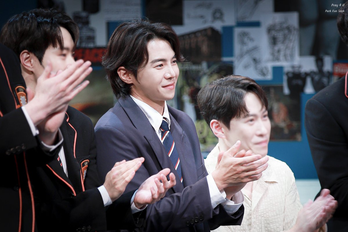 I_Pray4U's tweet photo. 230718 #히스토리보이즈
셰필드 마을잔치 포토타임

데이킨, 어윈 役 #박은석 #Parkeunseok https://t.co/fwdnhnbzWA