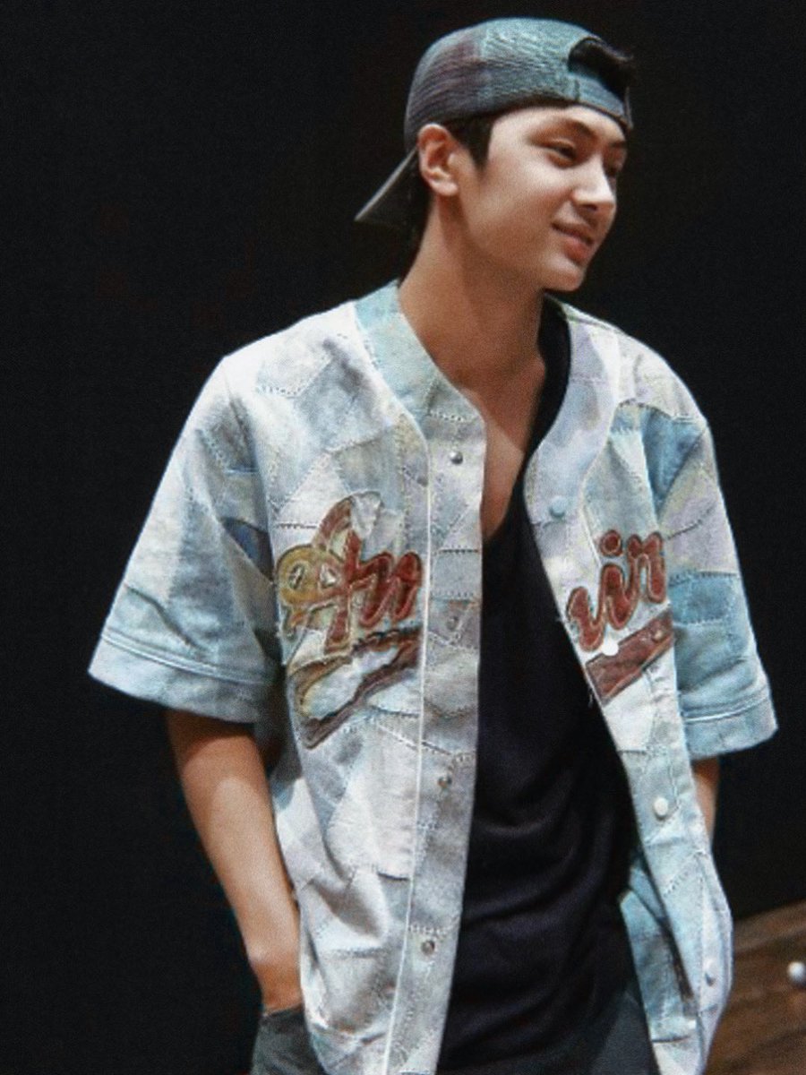 mainlyjay's tweet photo. a heartthrob. #enhypen_jay #제이 https://t.co/SC3Nf6PpRC