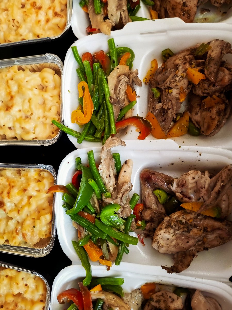 GoweraYolanda's tweet photo. Recreated it. Thank you for those that ordered🙏🏾🙏🏾 please order from me. I am a start up and I'm heavy on flavor https://t.co/S4NgNuU3sH