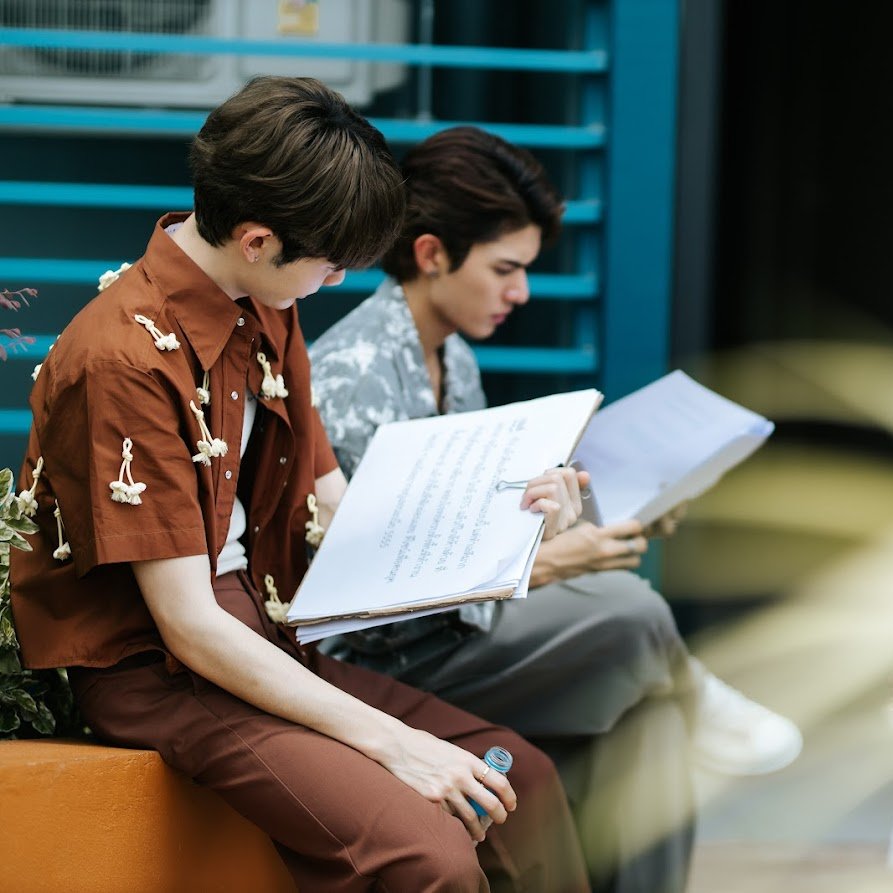 SansiriPLC's tweet photo. ตั้งใจทำงานกันขนาดนี้ ต้องชวน #เน็ตเจมส์ มาอีกแล้วป��าวน๊าาา 🥰
#SansirixNetJames #แสนสิริสุ่มสี่สุ่มห๊า #Sansiri #domunditv #netsiraphop #JamesSu #NetJames https://t.co/YkBq26Fclh
